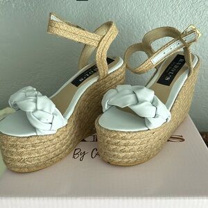 Karols by Caro Meneses 4” platforms white and jute in excellent condition Sz 9